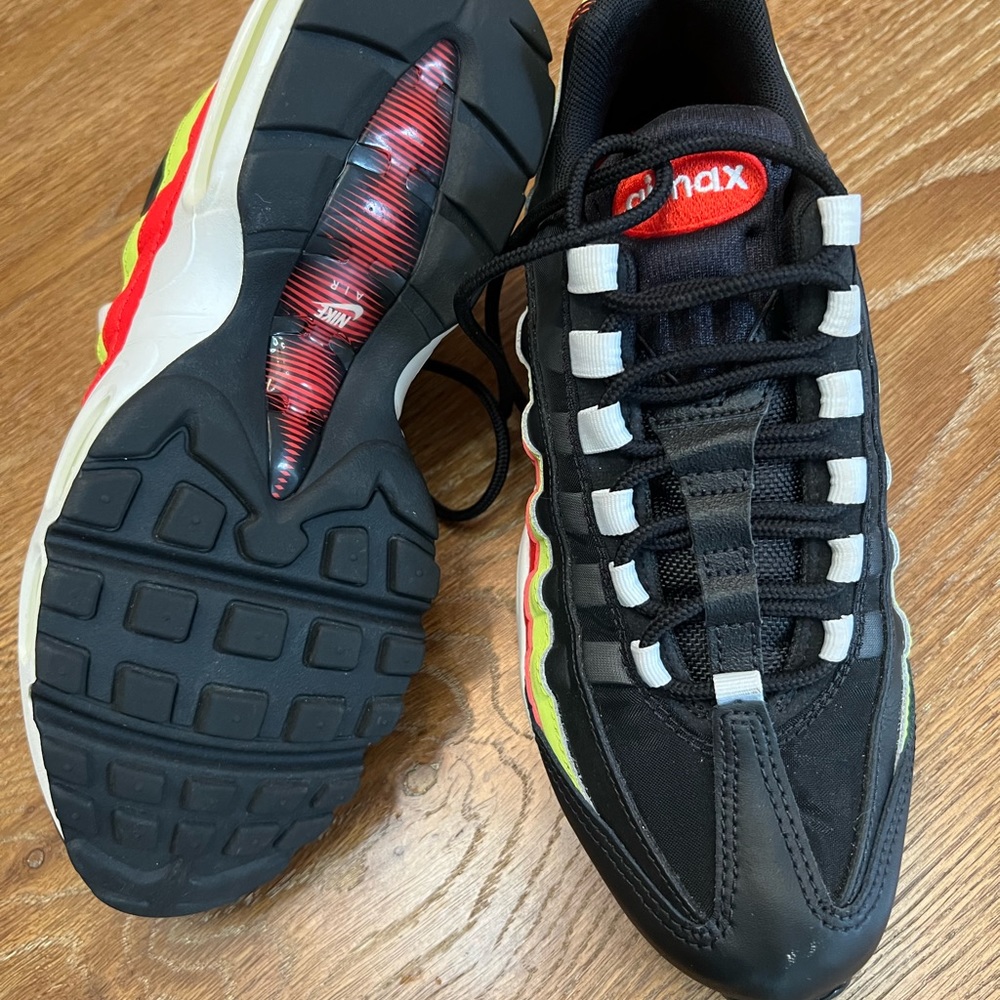 Nike Max 🔥 - Picture 2 of 3